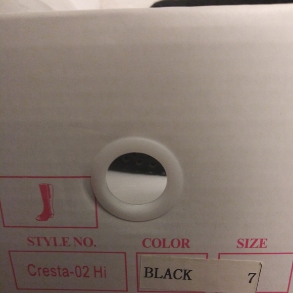 Boots - Picture 4 of 4